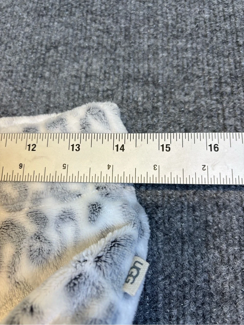 UGG Gray Animal Print Plush Fleece Jogger Sweatpants Women's Small EUC So Soft!